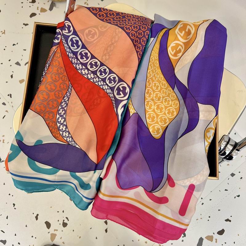 Gucci silk scarf 90-180cm E19